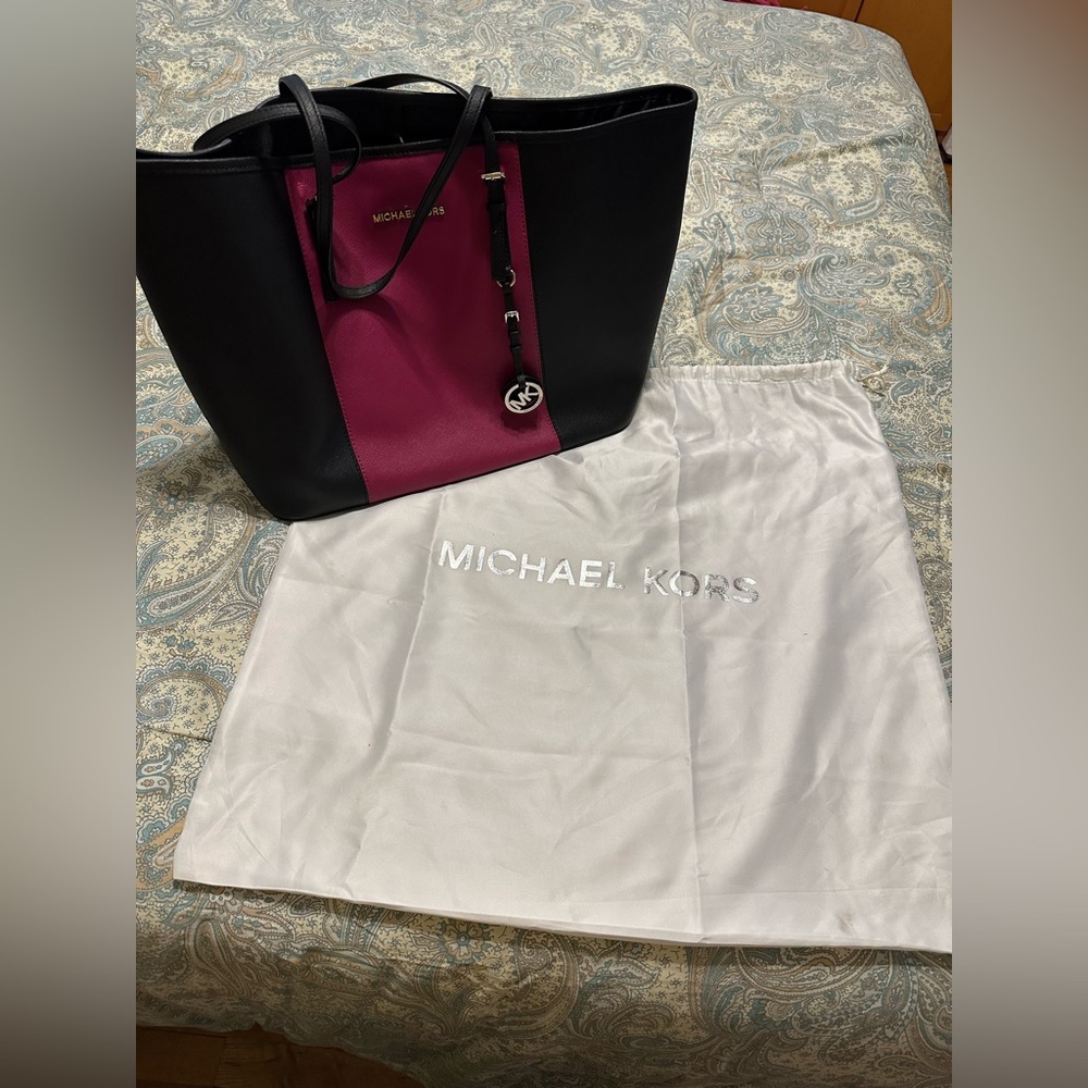 EUC Michael Kors Black and Pink Women's Tote Bag